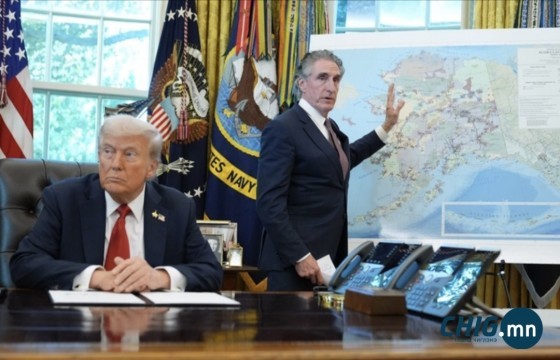 Трамп бослогын тухай хуулийг ашиглана гэж сүрдүүлсэн нь Ардчилсан хотуудтай тэмцлийг хурцатгаж байна