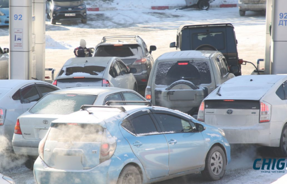 ТЦА: Шатахуун түгээх станцуудад урт дараалал үүссэний улмаас авто замын түгжрэл нэмэгдэж байна
