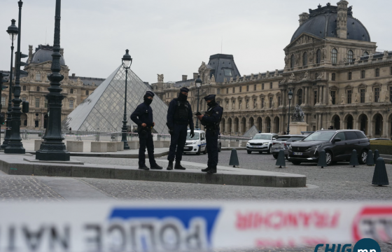 Лувраас алдагдсан үзмэрүүдийг үнэлжээ