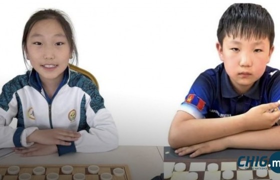 Б.Эрмүүнзаяа, Э.Арвин-Эрдэнэ нар даамын дэлхийн аварга боллоо