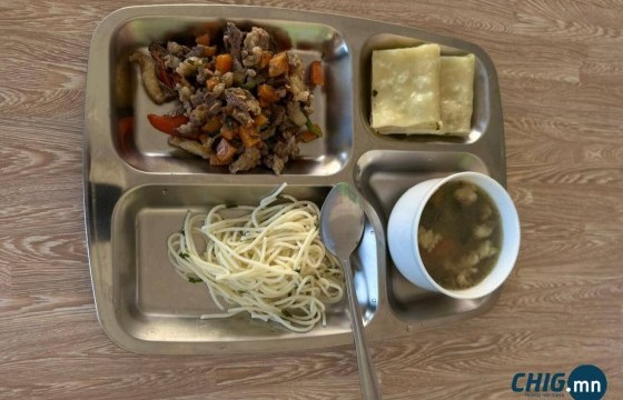 Ханбогд сум 8-12-р ангийн сурагчдад үдийн цай өгч эхэллээ 