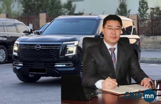 “Цалин нэмэх төсөвгүй” төрийн нэрийн дор ₮900 саяын жийп унасан дарга нар