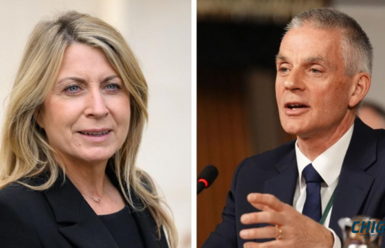 Трампын үгийг гуйвуулсан BBC-гийн захирлууд огцорлоо