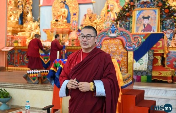 Гэвш А.Батцэнгэл: Хүнд өдөрт 50,000-60,000 бодол төрдөг бөгөөд тархи юуг нь ч ялгалгүй хүлээж авдаг 