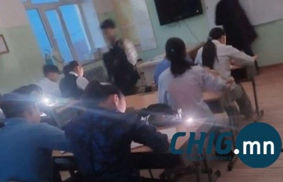 Утасныхаа гэрэлд хичээллэдэг Алтай сум тог цахилгаантай боллоо 