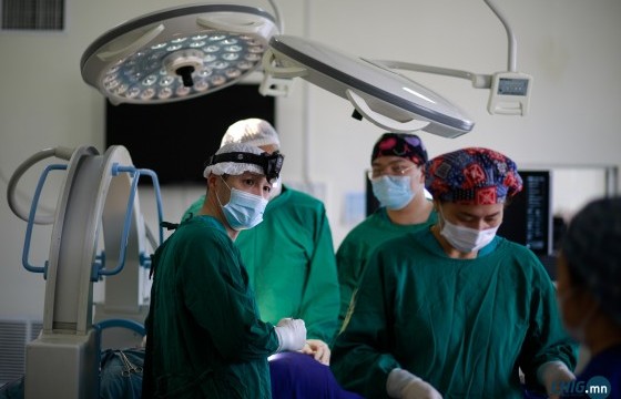 УГТЭ таван шинэ технологи нэвтрүүлж, тархи нугасны гүний байрлалтай 104 хавдрыг мэс заслаар авлаа 