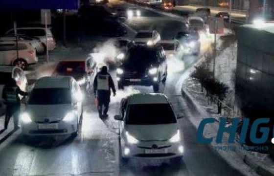 Он гарсаар эрхээ хасуулсан 25 иргэн согтуугаар жолоо бариад баригджээ 