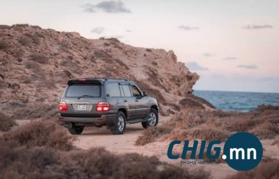 Түрээсэлсэн Ланд-200 машинаа хөдөө аваачиж заржээ 