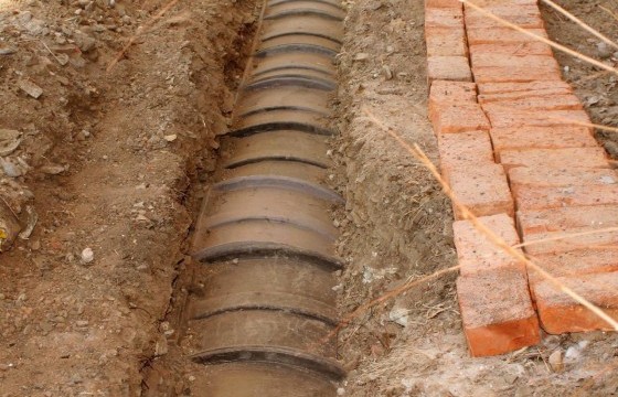 Монголд хуванцараар тоосго үйлдвэрлэж, кабелийн хамгаалалтад туршлаа 