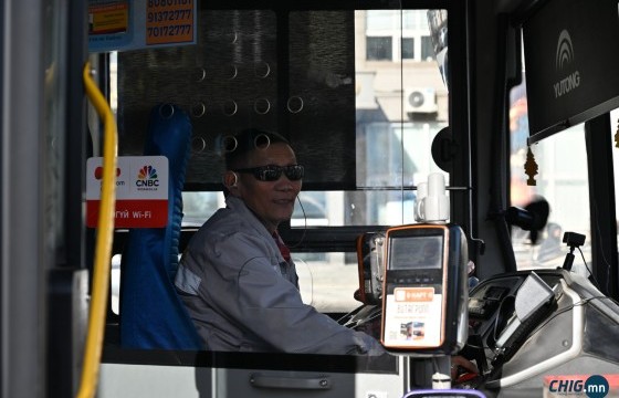 Өндөр настанд тусалсан жолоочид талархал илэрхийллээ 