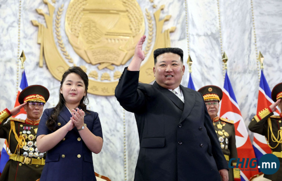 Ким Жон Ун охиноо дараагийн удирдагчаар бэлтгэж байна