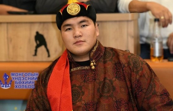 Бөхчүүдийн чансааг Э.Батмагнай 6850 оноогоор тэргүүлж эхэллээ