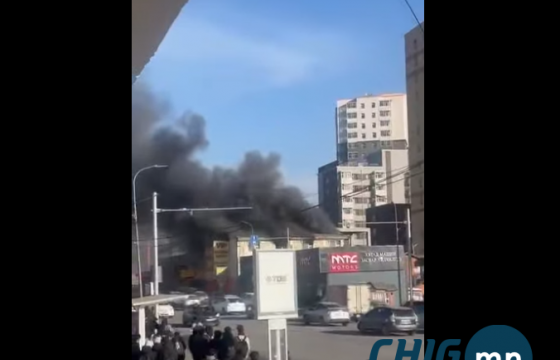 Авто засварын газар гарсан галыг унтраахаар ажиллаж байна