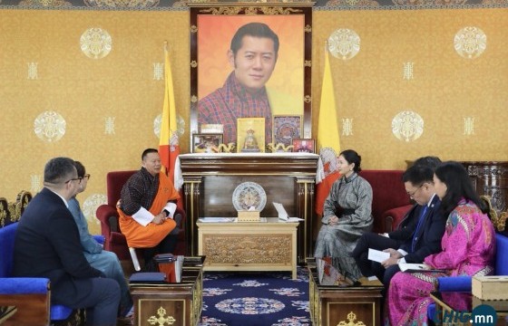 Манай улсаас хандивласан сарлагийн хөлдөөсөн эсээс Бутанчууд хоёр тугалтай болжээ 