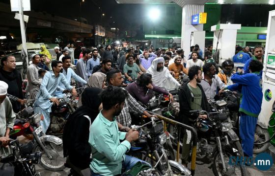 Дэлхий даяар шатахууны зах зээлд дарамт нэмэгдэж, зарим улс яаралтай арга хэмжээ авч эхэллээ