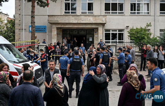 Туркт 14 настай сурагч сургуульдаа гал нээж, 9 хүний аминд хүрчээ