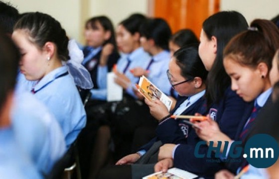 Филиппин улсаас англи хэлний 200 багш урьж, нийслэлийн сургуулиудад ажиллуулна 