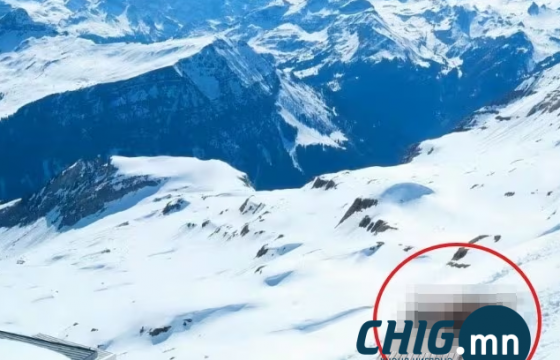 Альпийн нурууны хяналтын камерт нүцгэн хосын дүрс буужээ