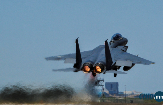 Селфи хийх гэж байгаад сөнөөгч онгоцууд мөргөлджээ