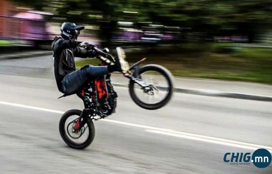 ТЦА: 18 нас хүрсэн А үнэмлэхтэй жолооч суррон унаж замын хөдөлгөөнд оролцох эрхтэй