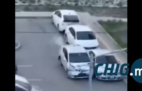 Долоон машин мөргөсөн согтуу этгээдийг саатууллаа 