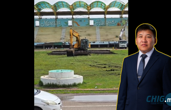 Орхон аймаг цэнгэлдэх хүрээлэнгийнхээ амьд зүлгийг ₮3.3 тэрбумын  хиймэл зүлгээр сольж байна