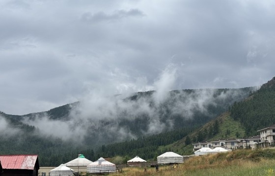Улаанбаатарт 10 хэм дулаан, бороо орно