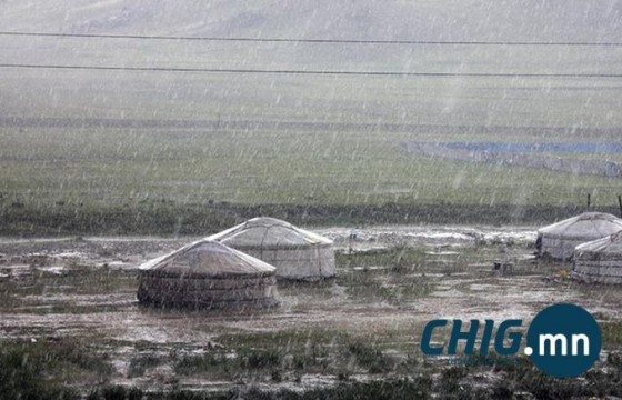 Дарьгангын нутгаар дуу цахилгаантай аадар орно 