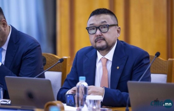 2027 оны төсвийн тухай хуулийн төслүүд, нэгдсэн төсөвт өөрчлөлт оруулах хуулийн төслийг өргөн мэдүүллээ