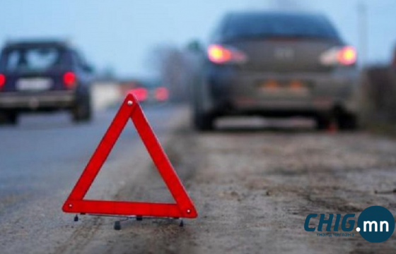 Зам тээврийн ослоор нэг иргэн төмөр хийцэд хавчуулагджээ