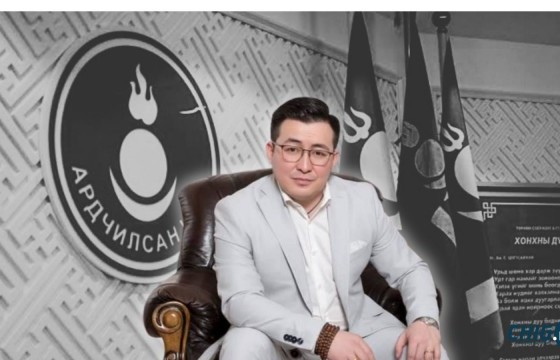 Э.Галбадрал Ардчилсан залуучуудыг төлөөлөх эрхтэй юу?
